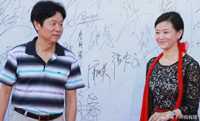 50岁宋祖英与61岁老公罗浩的儿子才11岁,儿子长得像妈妈